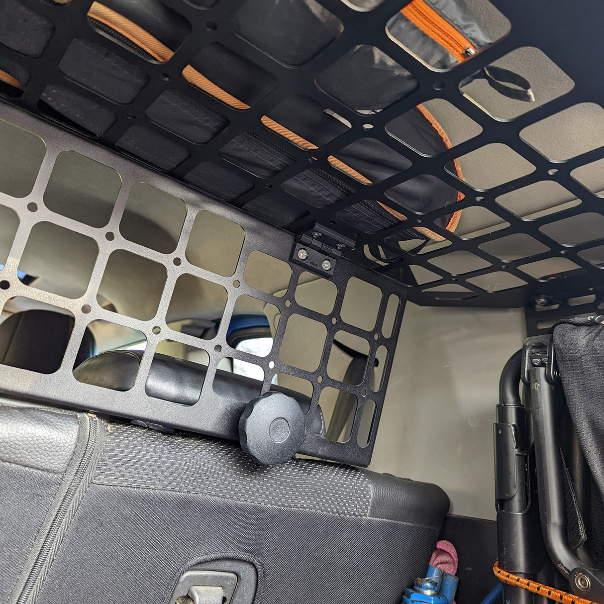 Movable Cargo Barrier - FJ Cruiser - Bison Gear