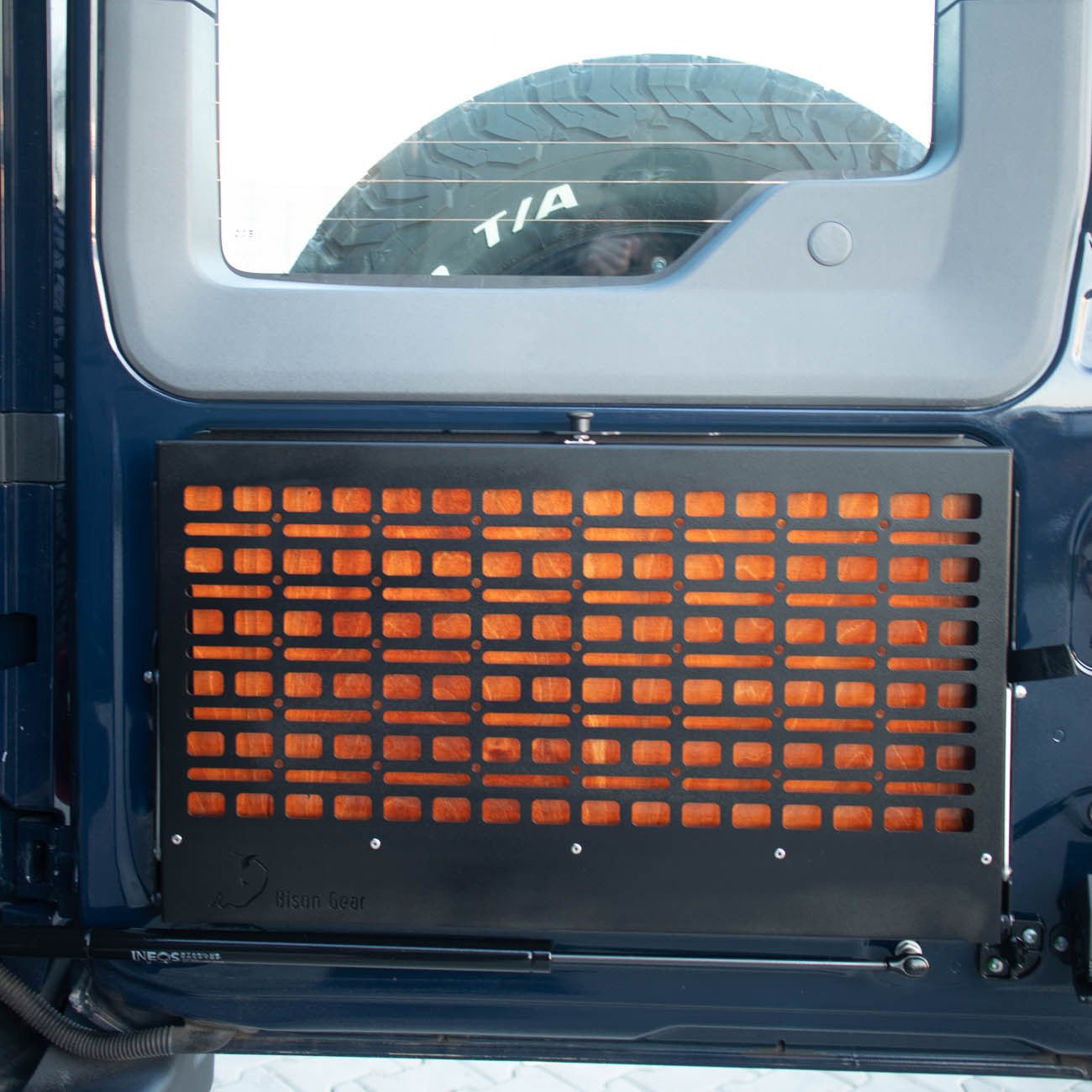 Drop - Down Tailgate Table - Grenadier - Bison Gear