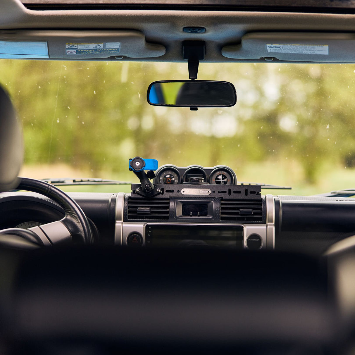 Dash Mounting Platform - FJ Cruiser - Bison Gear