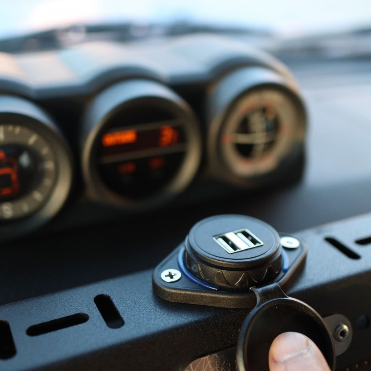 Dash Mounting Platform - FJ Cruiser - Bison Gear