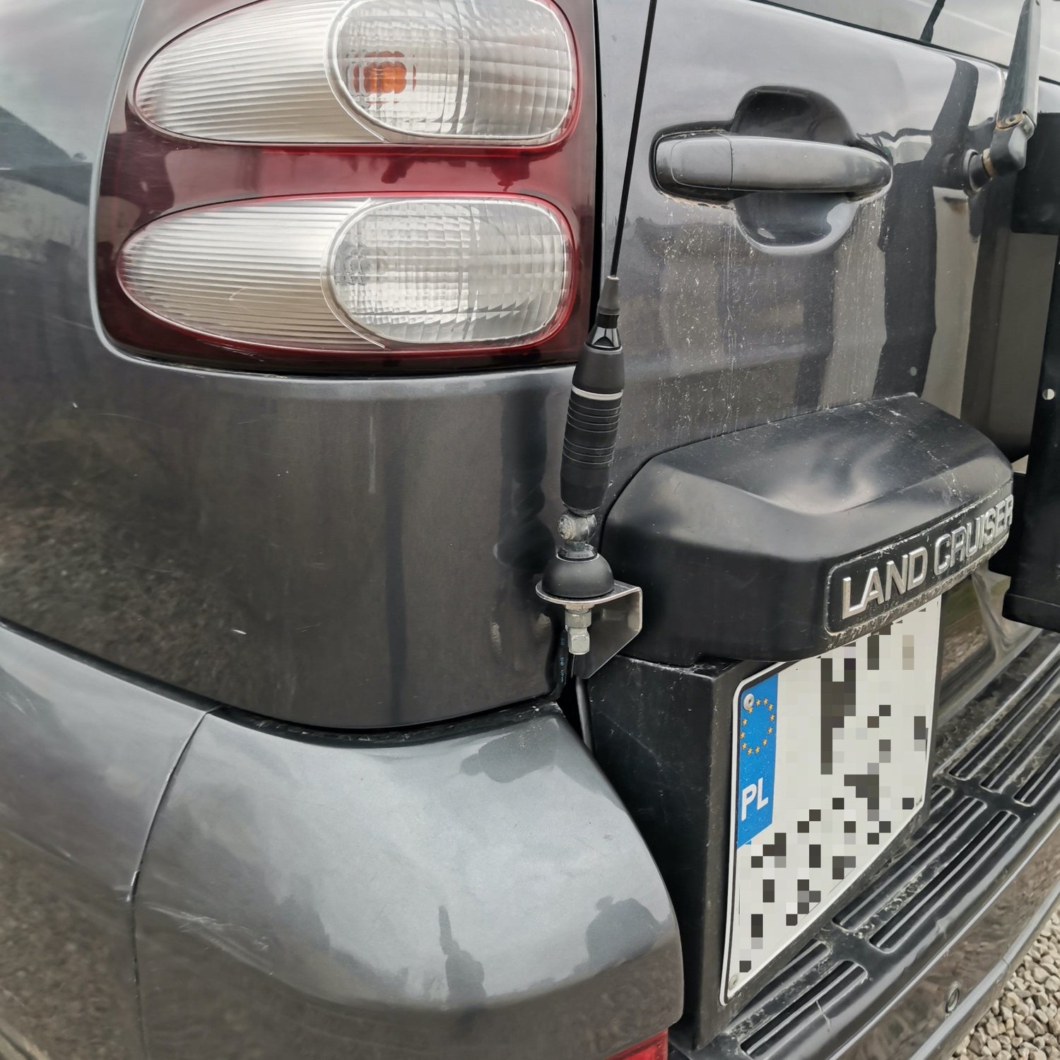 CB Radio Bracket - LC120/GX470 - Bison Gear