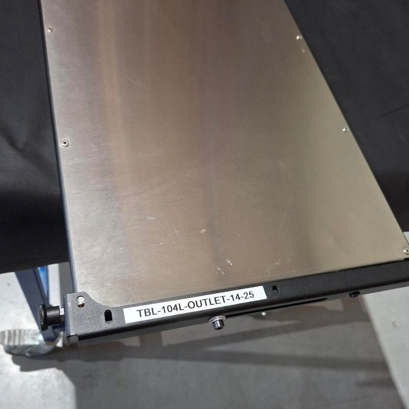 OUTLET: Drop - Down Tailgate Table - GX, FJ Cruiser, Land Cruiser Prado - Bison Gear