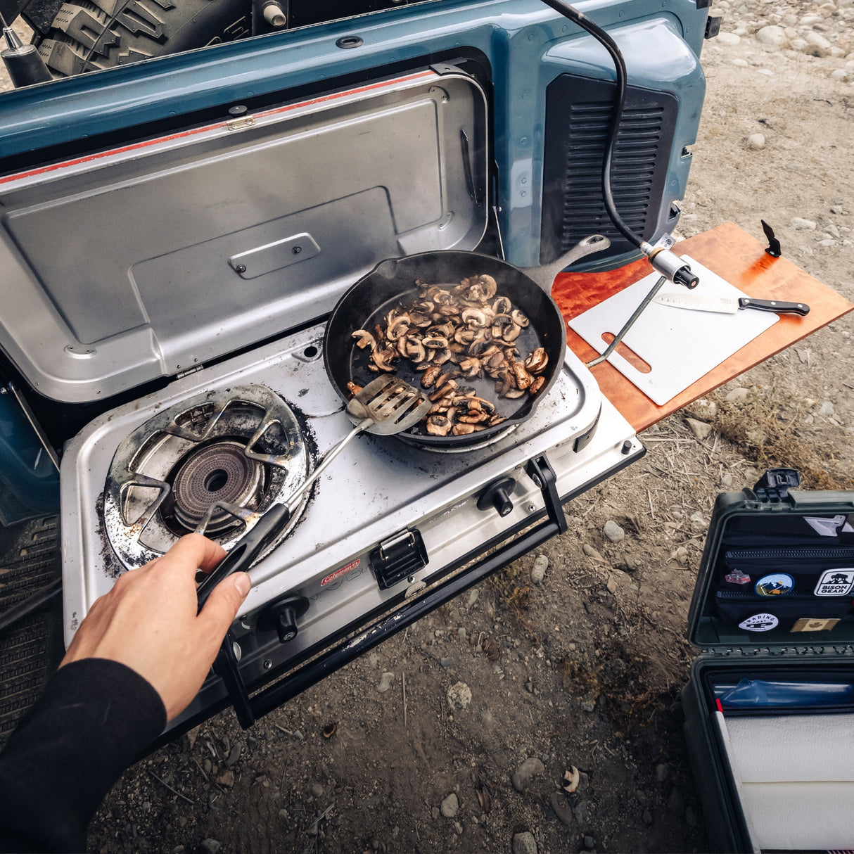 Drop-Down Tailgate Table - Bronco 6G-8-Bison Gear