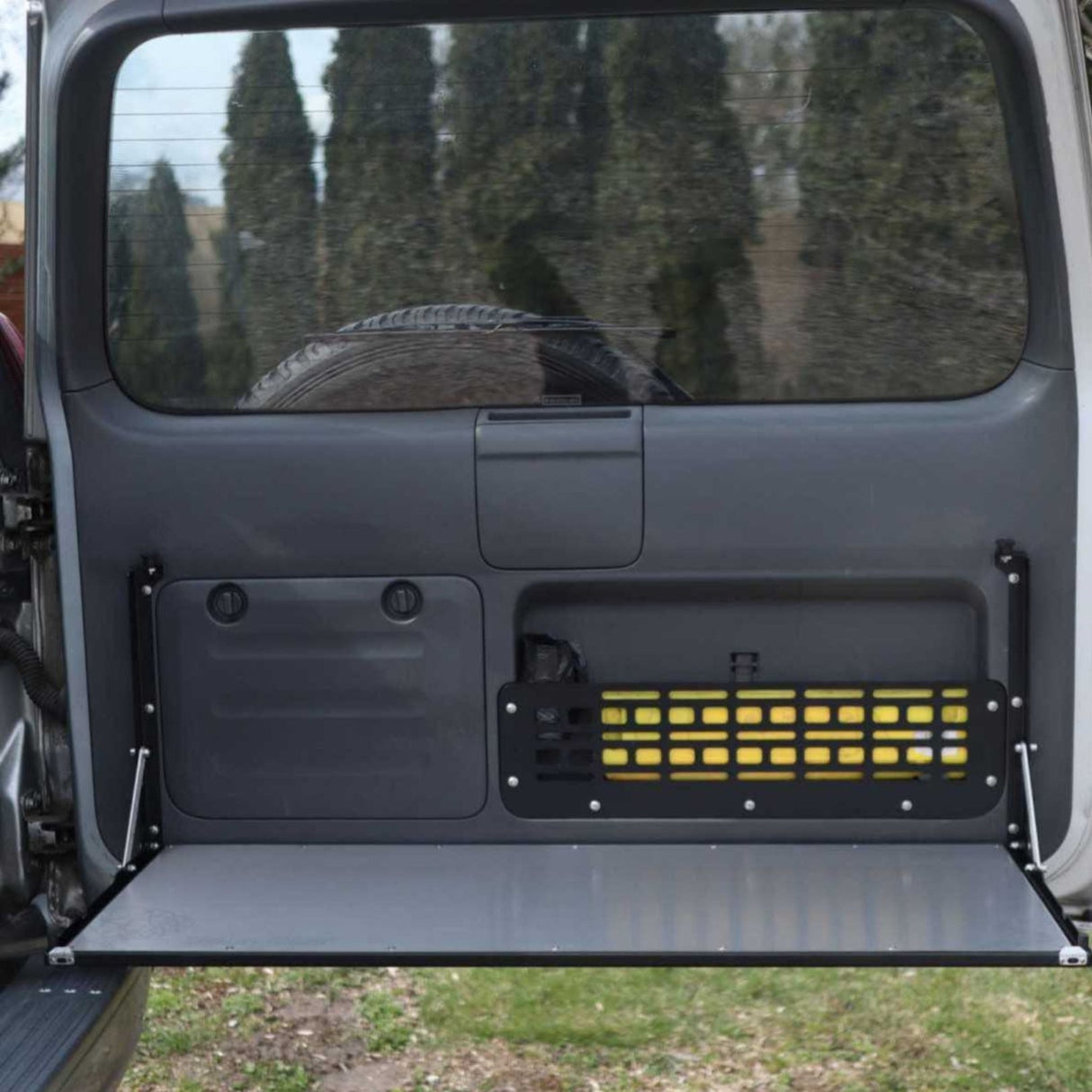 Drop-Down Tailgate Table - Lexus GX, TOYOTA FJ Cruiser, TOYOTA Land Cruiser Prado-14-Bison Gear