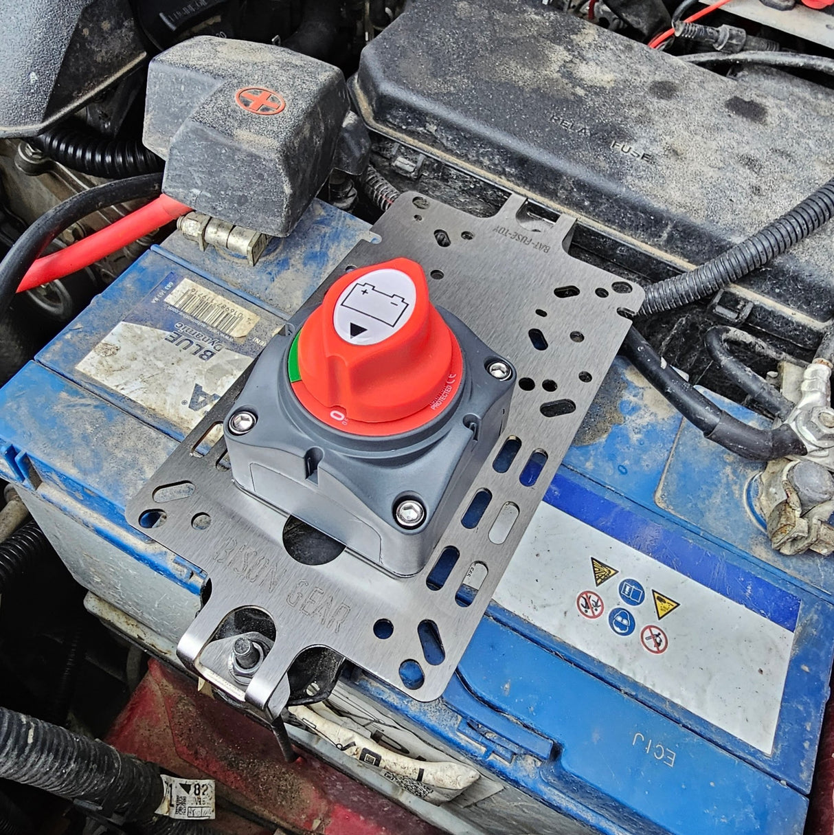 On Battery Fuse Bracket-1-Bison Gear