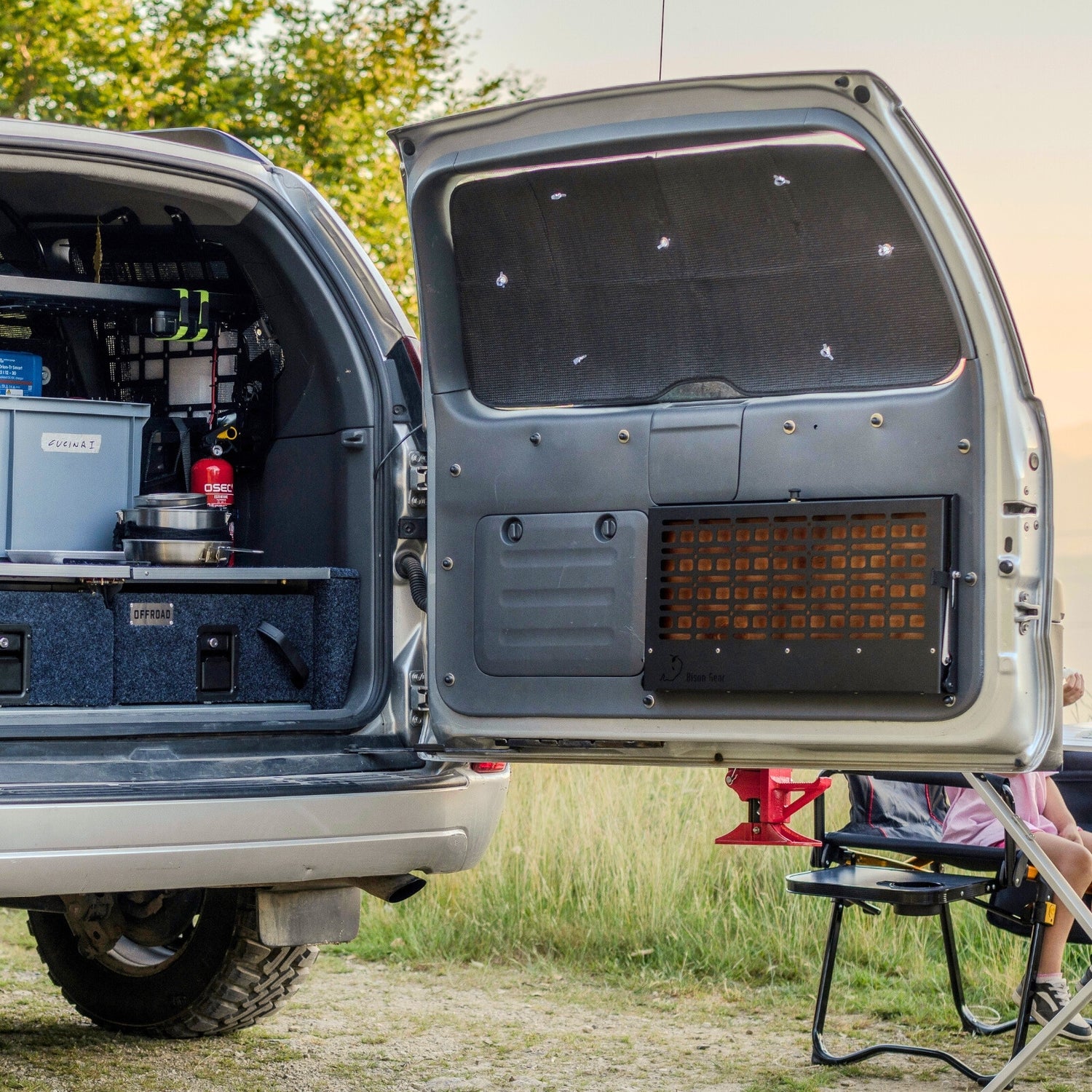 Drop - Down Tailgate Table - Bison Gear
