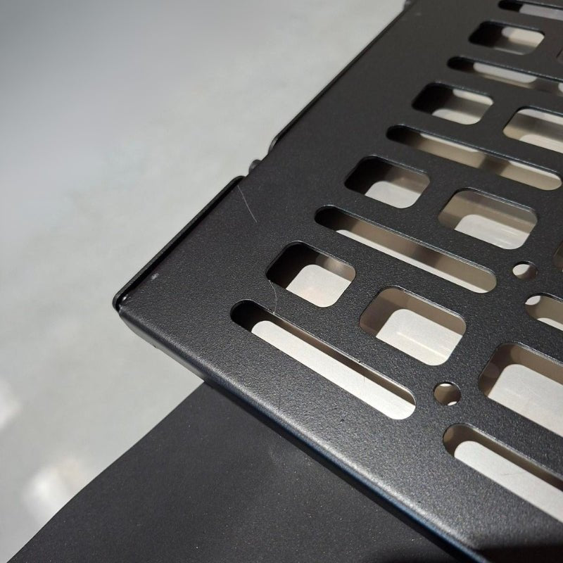 OUTLET: Drop - Down Tailgate Table - Grand Vitara II - Bison Gear