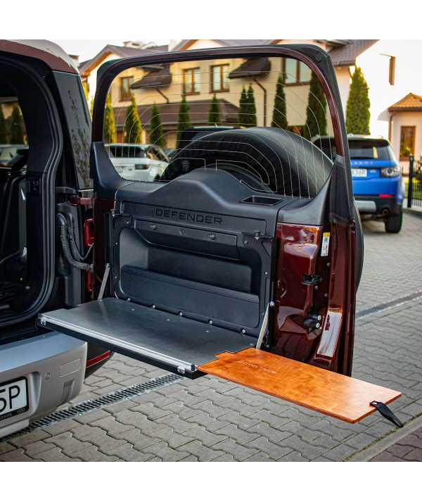 Defender tailgate table