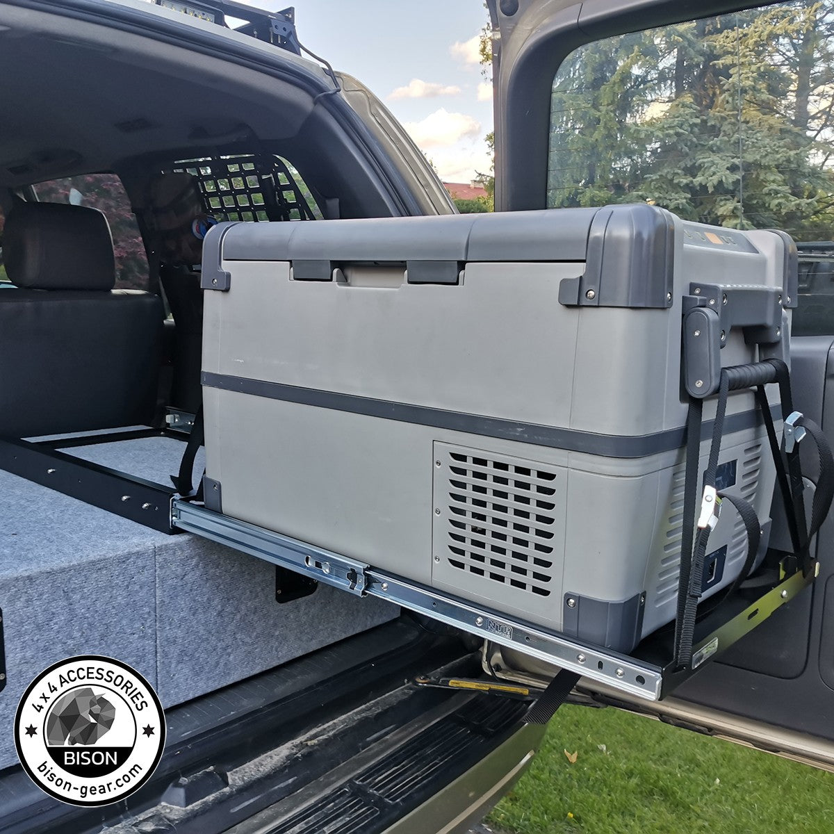 Fridge slide / Cargo slide