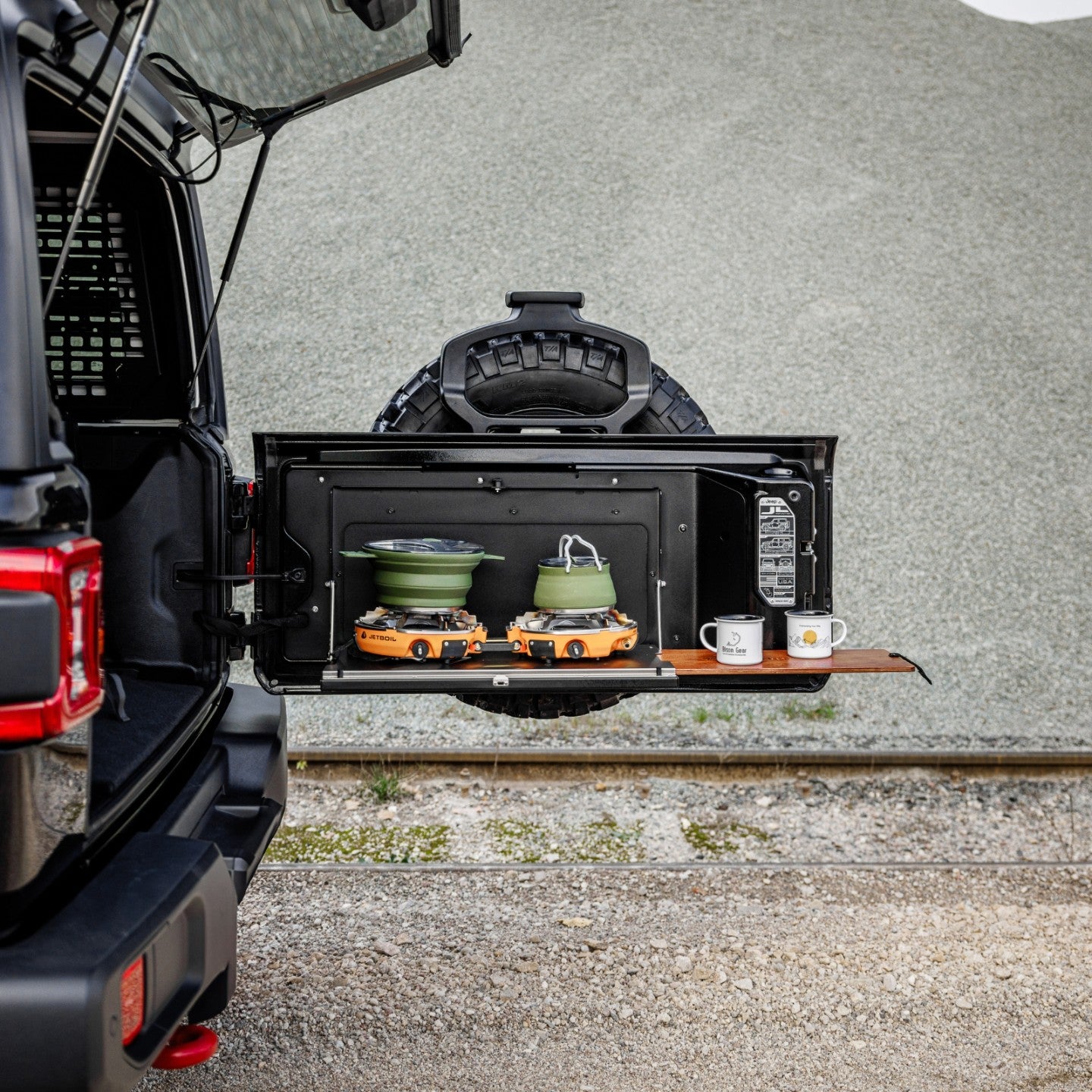 Bison Gear Drop-Down Tailgate Table - JEEP Wrangler