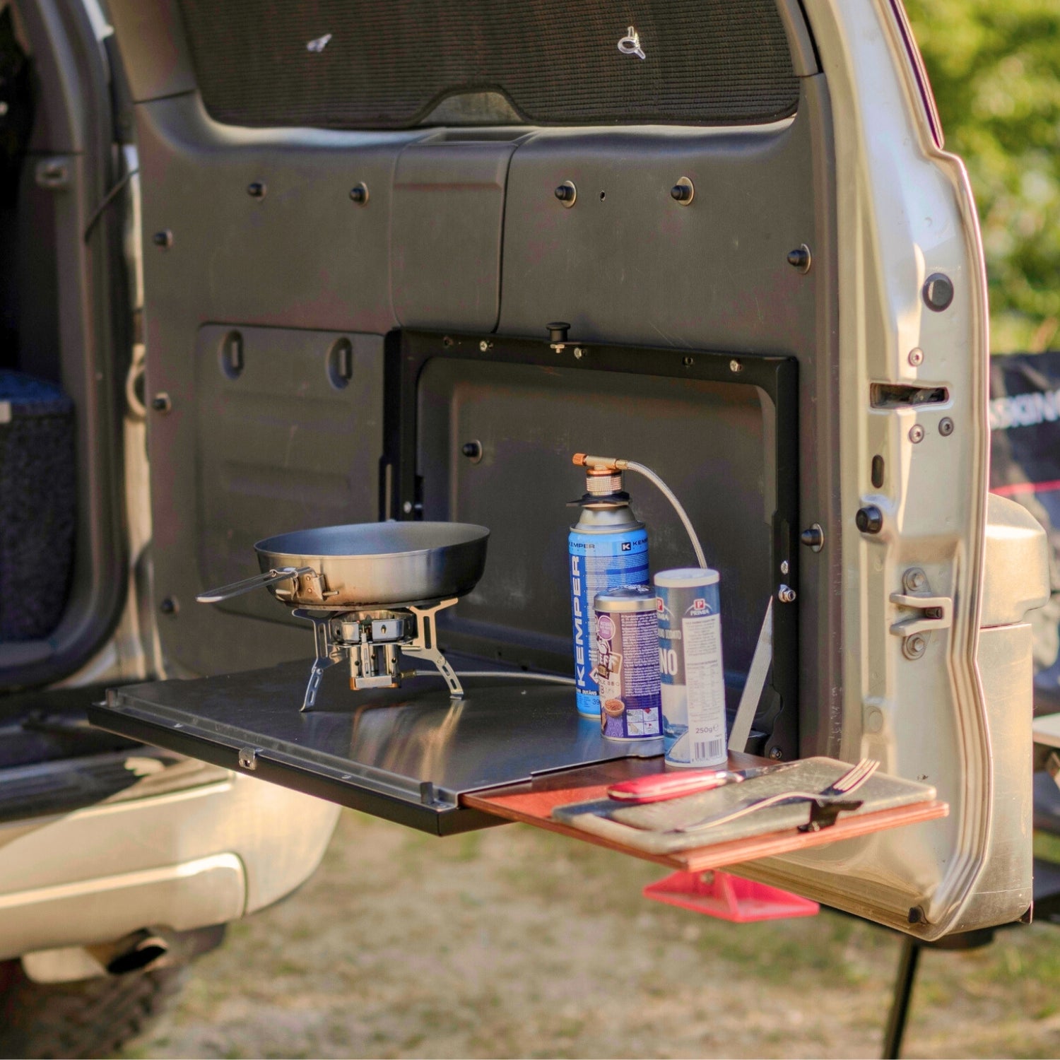 m+ gear drop SET: Universal Drop-Down Tailgate Table + STORK Small + FitRub 32-45 m – Bison Gear