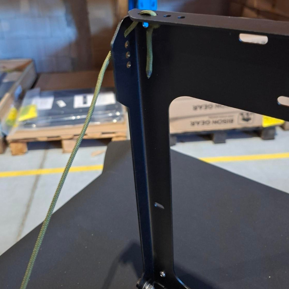 OUTLET: Drop Down Tailgate Table - JEEP Wrangler - Bison Gear